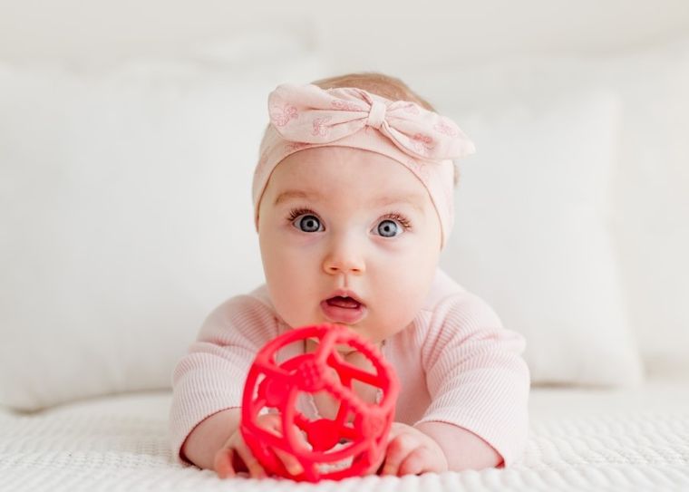 Giligums, silikonowa piłka gryzak, czerwona