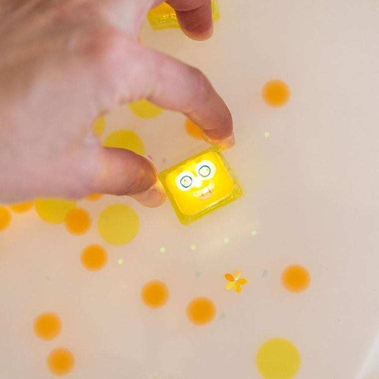 Glo Pals, Alex, kostki sensoryczne świecące w wodzie, 4 szt.