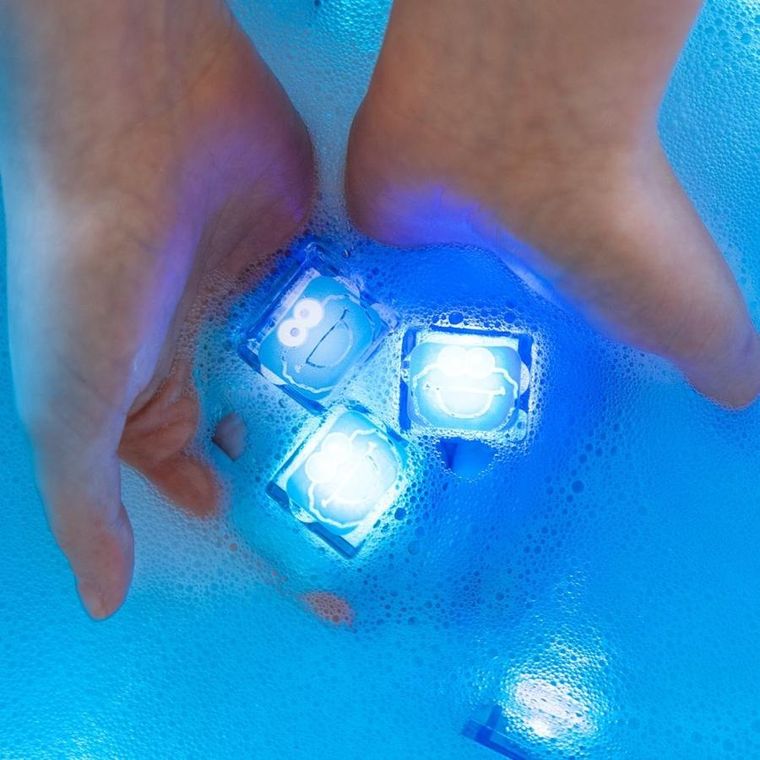 Glo Pals, Ulica Sezamkowa, Ciasteczkowy Potwór, kostki sensoryczne świecące w wodzie, 4 szt.