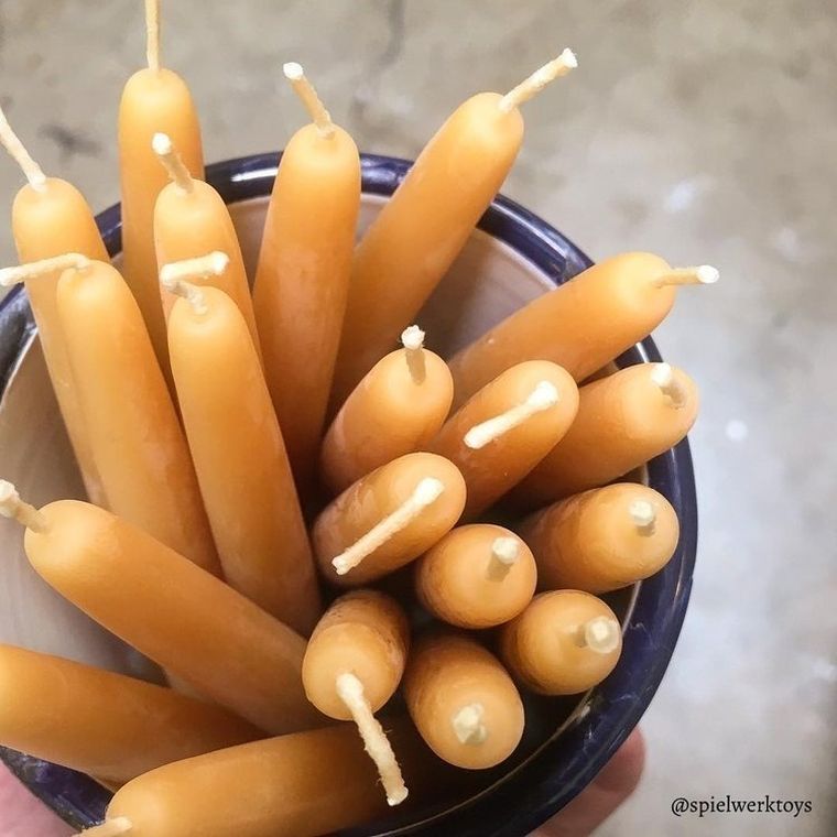 Grimm's, świece z woskiem pszczelim 25%, bursztynowe, 20 szt.