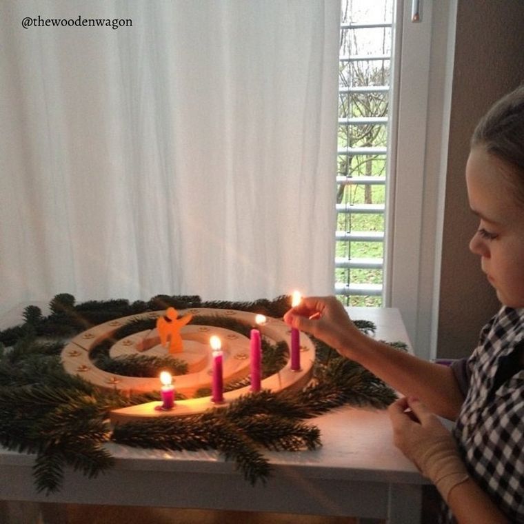 Grimms, świece z woskiem pszczelim 25%, czerwone, 20 szt.