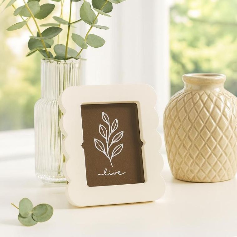 Home Styling Collection, Base, ramka na zdjęcie z falowanym brzegiem, 18,5-2,2-23,3 cm