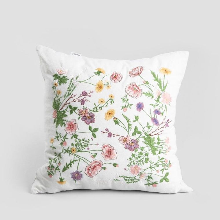 Homla, Meadow Flowers, poszewka, z haftowanym wzorem w kwiaty, 45-45 cm