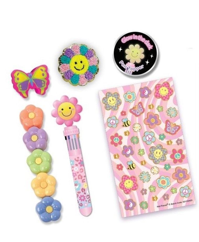 Hot Focus, długopis i zakreślacze w kosmetyczce, kwiatki