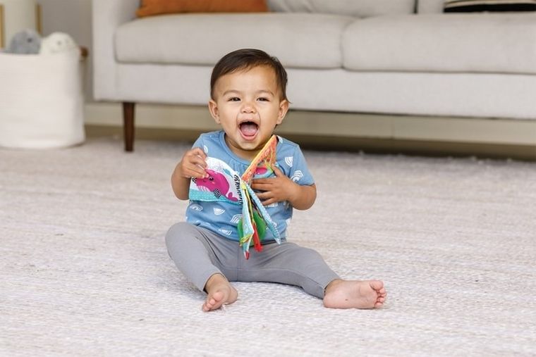 Infantino, miękka książeczka z gryzaczkiem