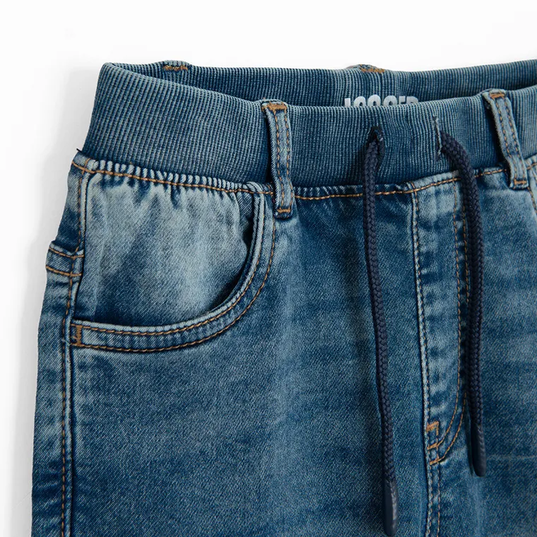 Jeansowe spodnie o kroju jogger z regulacją Cool Club