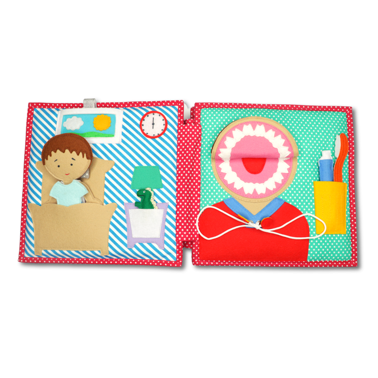 Jolly Designs. Życie domowe. Książeczka sensoryczno-manipulacyjna