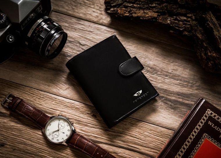 Klasyczny portfel męski z sekcją na karty, Peterson