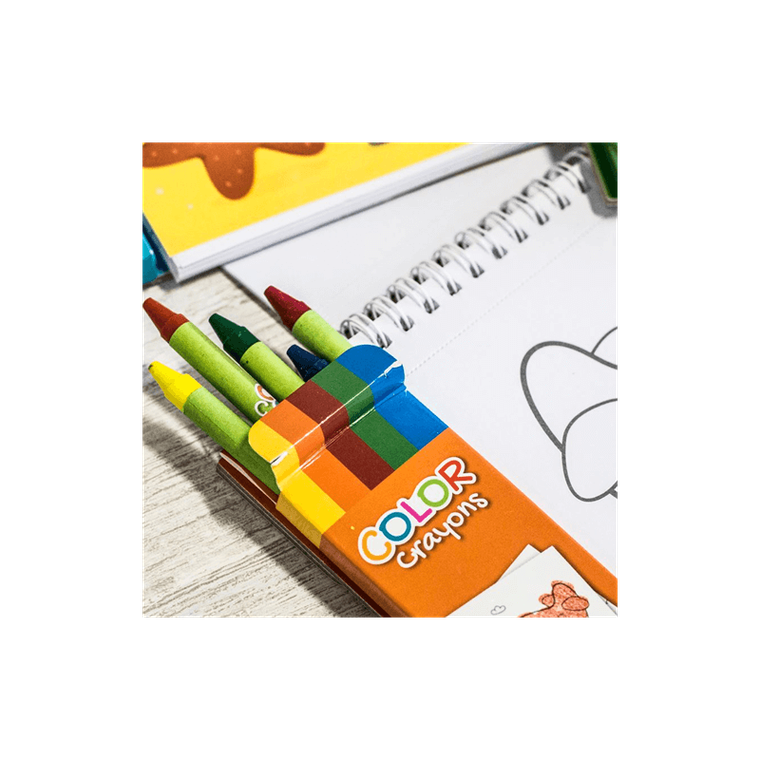 Kolorowanka z kredkami. Transport