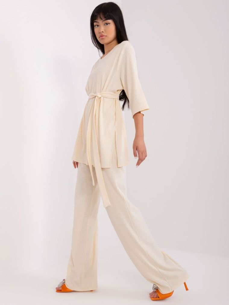 Komplet damski, beżowy, Lakerta