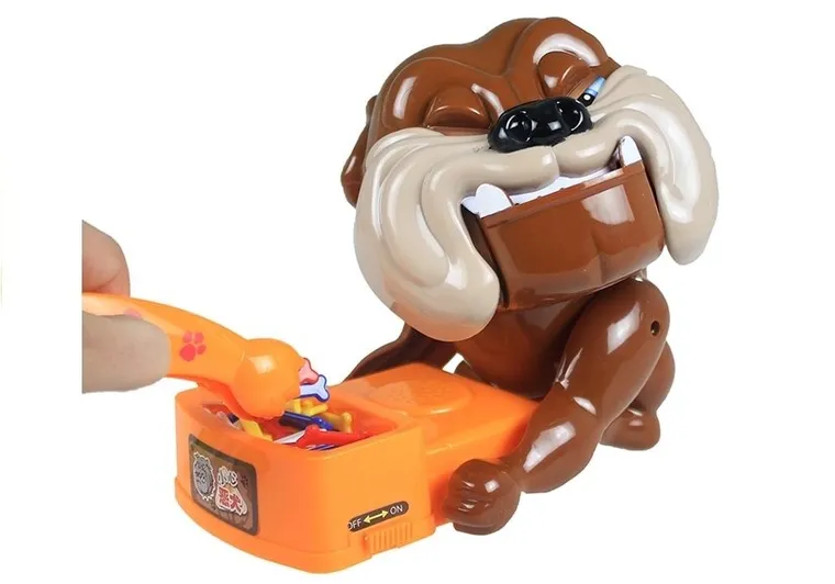 Lean Toys, Zły Pies, gra zręcznościowa