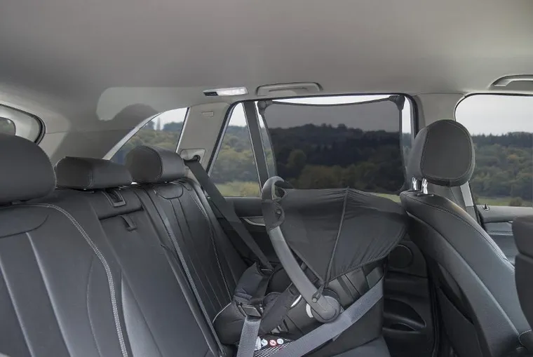 LittleLife, elastyczna osłonka przeciwsłoneczna do samochodu