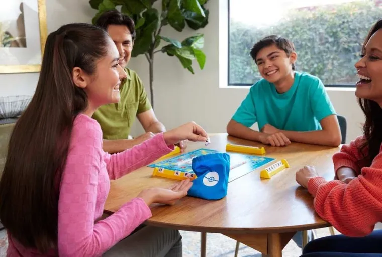 Mattel, Scrabble Pokemon, gra towarzyska w polskiej wersji językowej