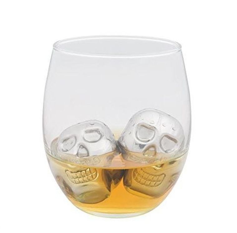 Metalowe kostki do drinków, czaszki
