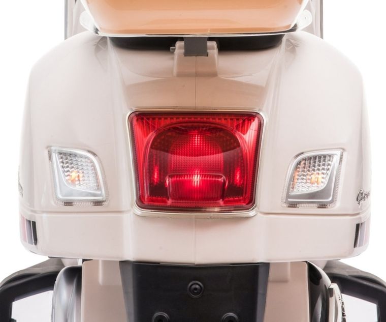 Milly Mally, Vespa GTS Super, Skuter, pojazd na akumulator, biały