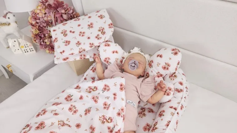 MimiNu, Kaczuszki, poduszka antywstrząsowa, motylek, pudrowy róż