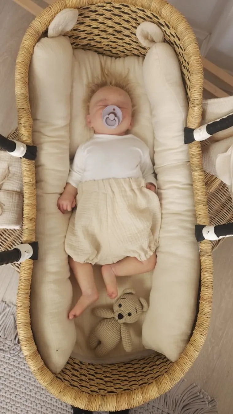 MimiNu, kokon, muślinowa poduszka ergonomiczna, ciepły beż