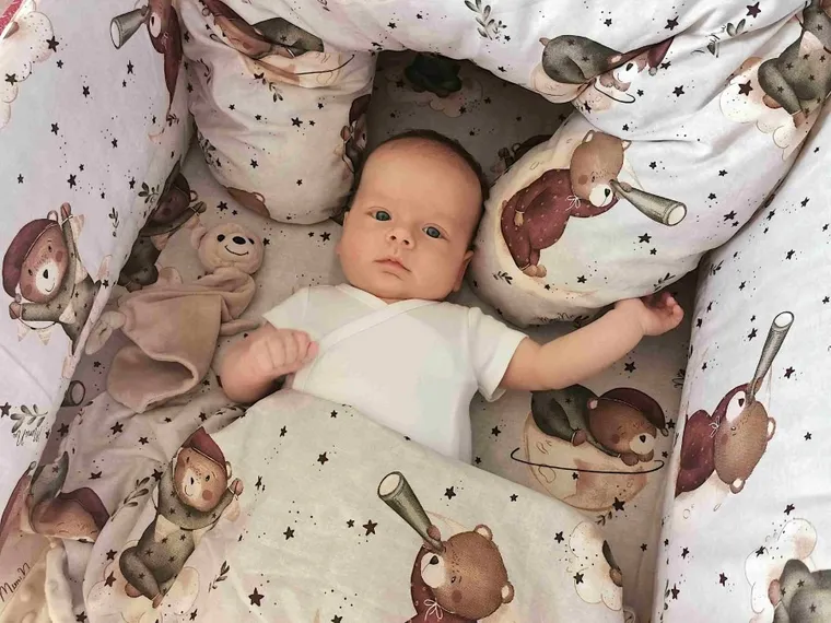 MimiNu, Miś na Księżycu, poszewka na poduszkę, 40-40 cm, 2 szt.