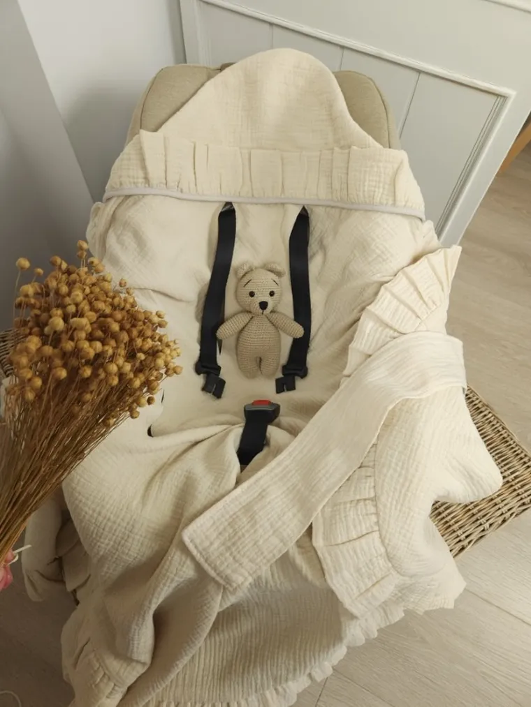 MimiNu, otulacz do wózka, fotelika samochodowego, 90-90 cm, falbanka, muślin, ciepły beż, TOG 0.5-1.0