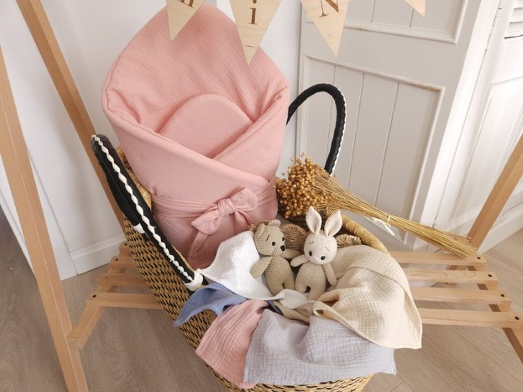 MimiNu, rożek niemowlęcy z kokardą, muślin, pudrowy róż