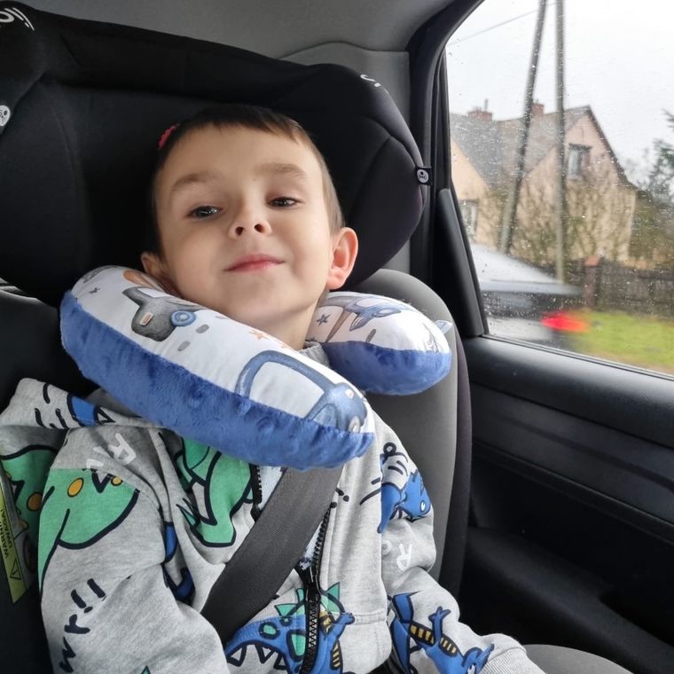 MimiNu, Samochodziki Niebieskie, poduszka, rogal podróżny, Minky, błękit