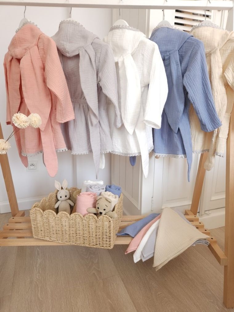 MimiNu, szlafroczek muślinowy, śmietanka, rozmiar 86, 6m-2 l.