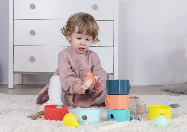 Miniland, Feel To Learn, pień drzewa, sorter kształtów