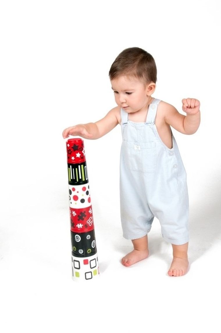 Miniland, Kubeczkowa piramida z stymulującymi wzorami