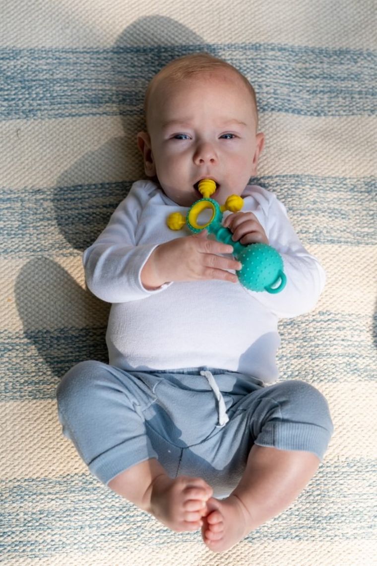 Mobi, Gumlii, gryzak z grzechotką