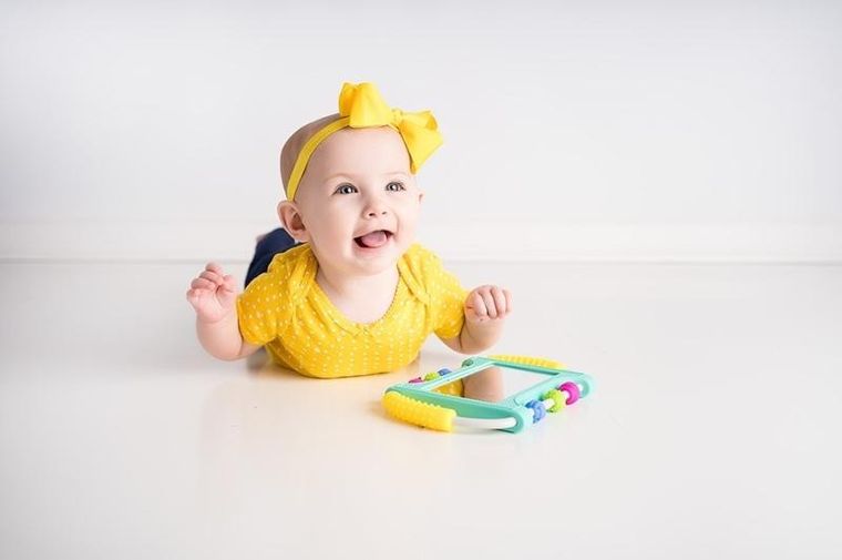 Mobi, Peeka, zabawka sensoryczna z lusterkiem