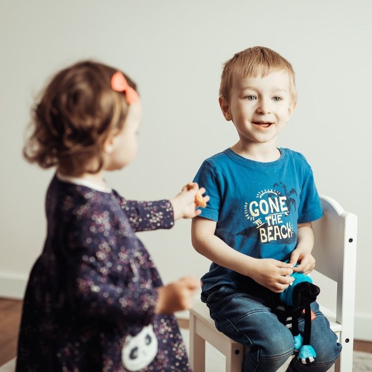 Mom's Care, jednorożec, wibrująca maskotka sensoryczna, różowa