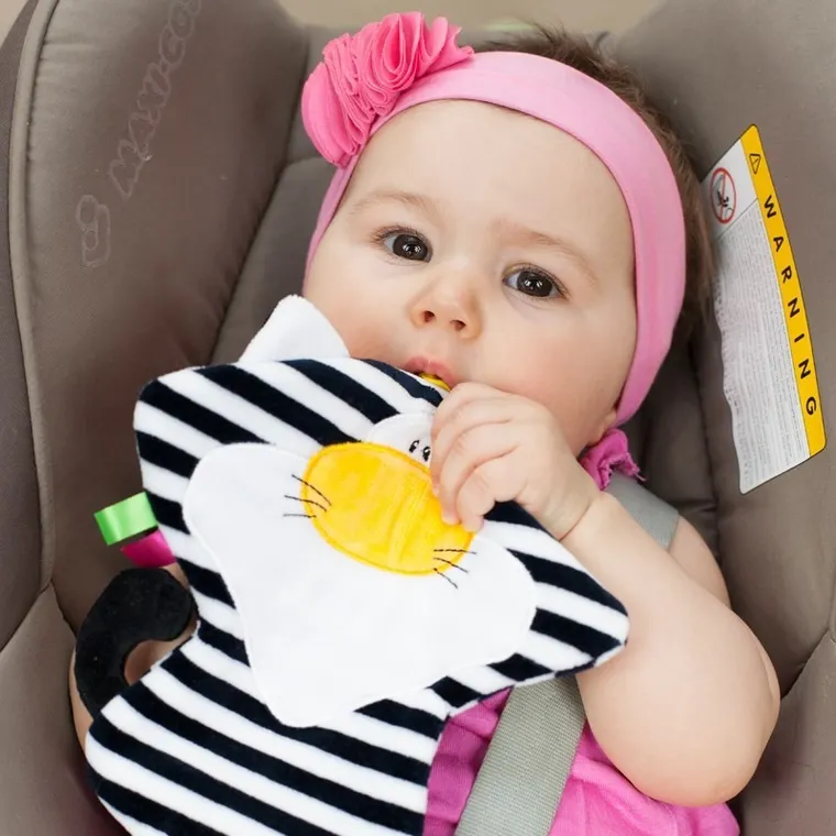 Mom's Care, kot pasiak, kontrastowa zabawka zawieszka sensoryczna