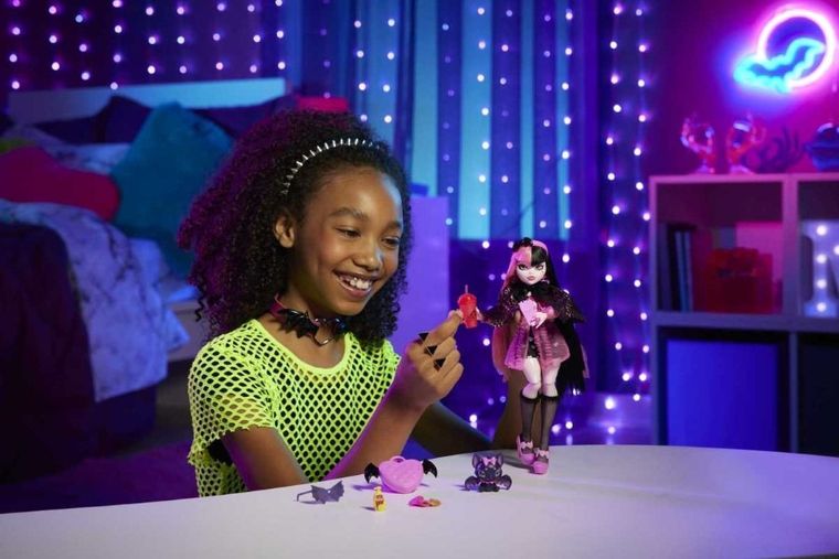 Monster High, Draculaura, lalka podstawowa z akcesoriami