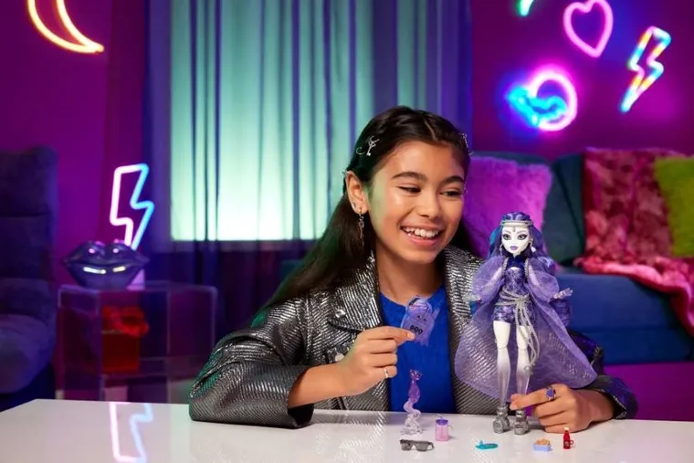 Monster High, Spectra Vondergeist, lalka podstawowa z akcesoriami