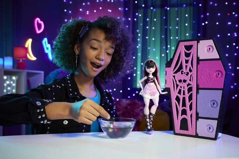 Monster High, Straszysekrety, Draculaura, lalka z akcesoriami