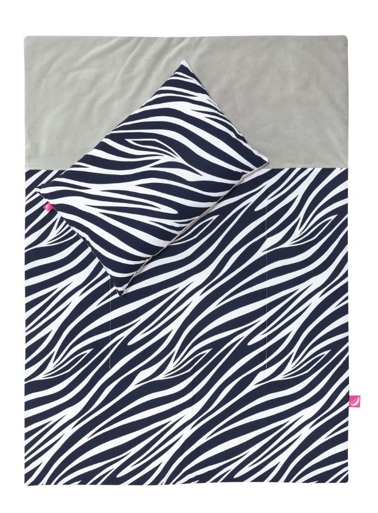 Motherhood, zestaw przedszkolaka, kołdra z z poduszką, zebra niebieska