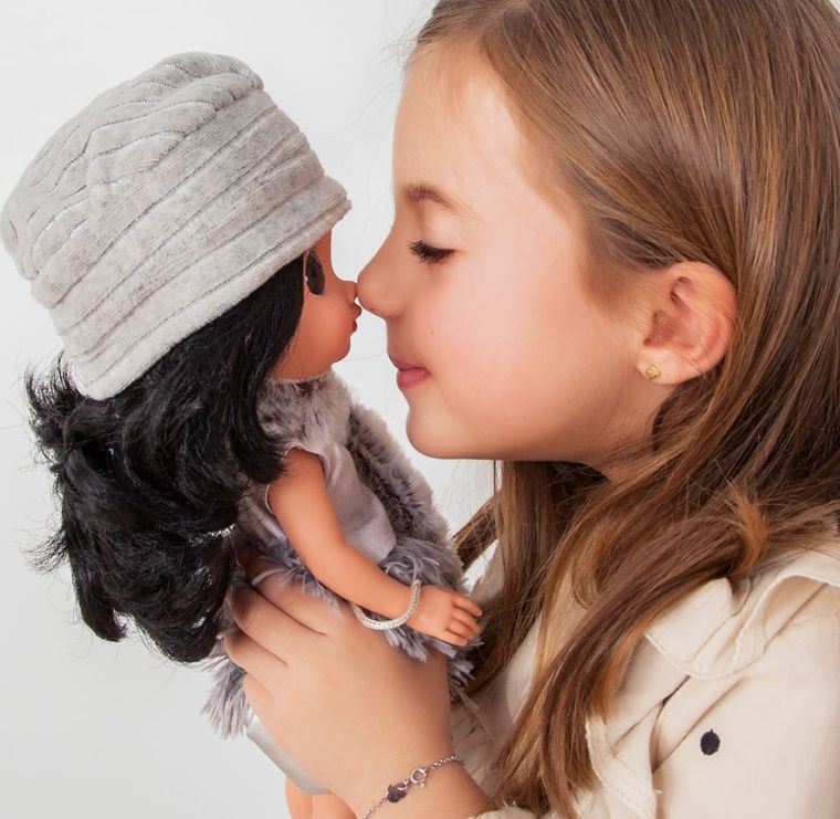 Munecas Arias, Dunya, lalka hiszpańska, szaro-biały strój, 38 cm