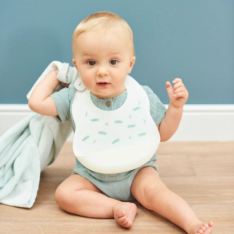 Nattou, Krokodyle, śliniak silikonowy z zapięciem, bez BPA, biały