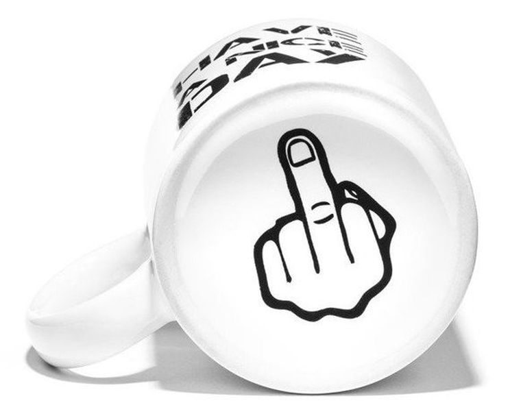 Niegrzeczny kubek z palcem, biały