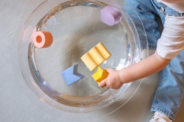 Oli & Carol, geometryczne klocki sensoryczne, Donut, 3 elementy