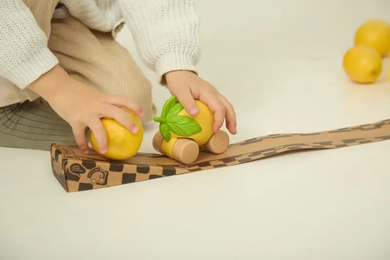 Oli & Carol, samochodzik, Cytryna Lou