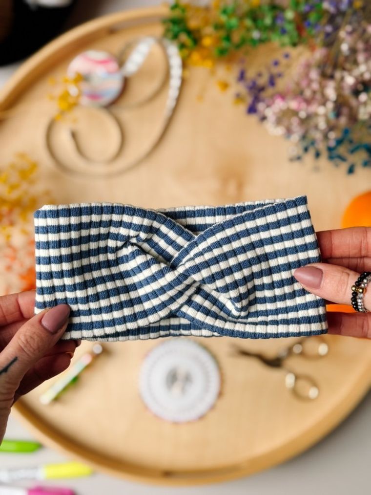 Opaska dziewczęca, granatowo-biała, Iltom