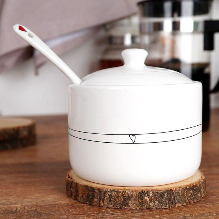 Orion, cukierniczka z łyżeczką i pokrywką, ceramiczna biała, serduszka