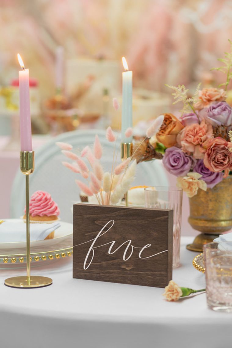 PartyDeco, drewniany numer na stół "Five", 2-18-12.5 cm, 1 szt.