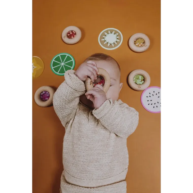 Petit Boum, grzechotka sensoryczna, marchewki