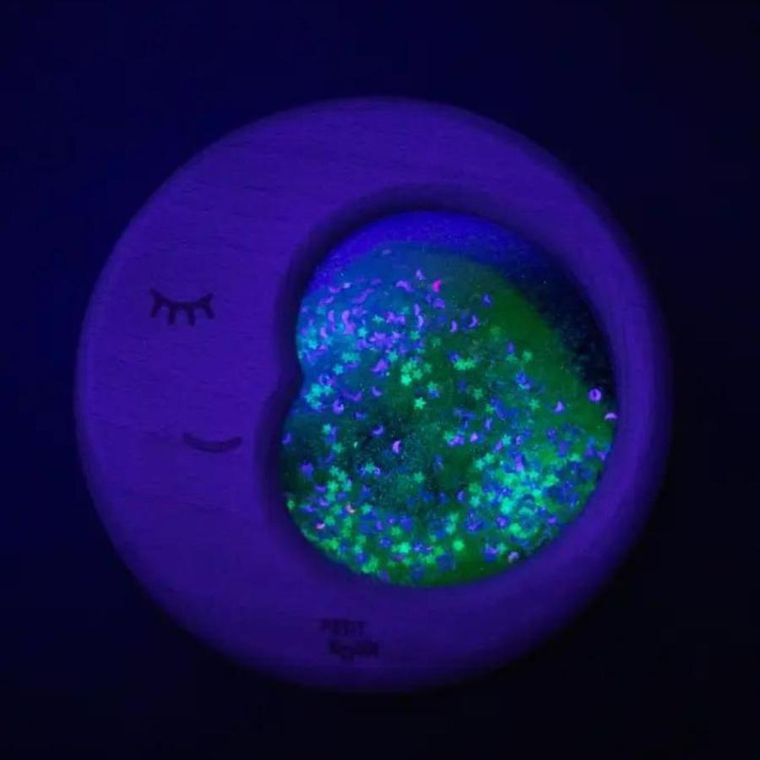 Petit Boum, księżyc świecący w ciemności, zabawka sensoryczna