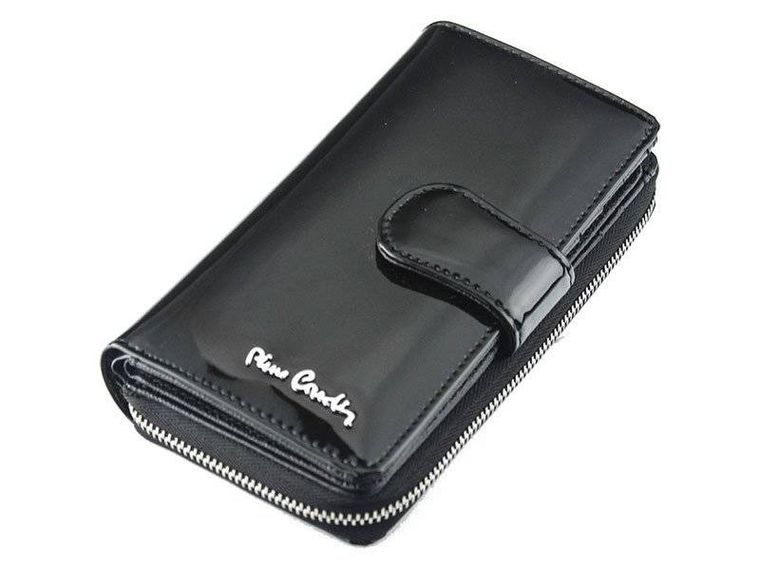 Pionowy, lakierowany portfel damski z opaską na zatrzask, Pierre Cardin