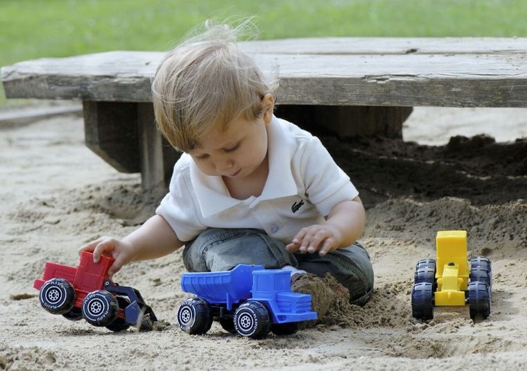 Plasto, pojazdy budowlane, 17-20 cm