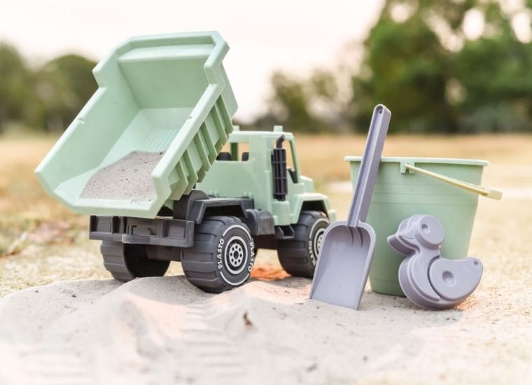 Plasto, wywrotka, pojazd budowlany z akcesoriami do piasku, 30 cm