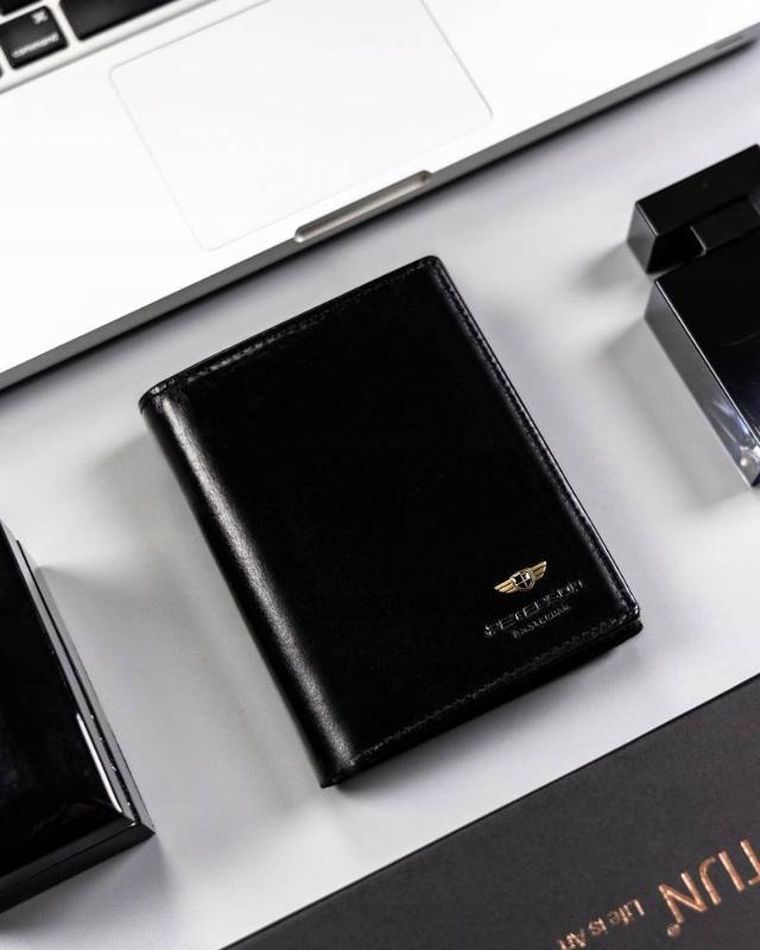 Portfel, czarny, skórzany, Peterson